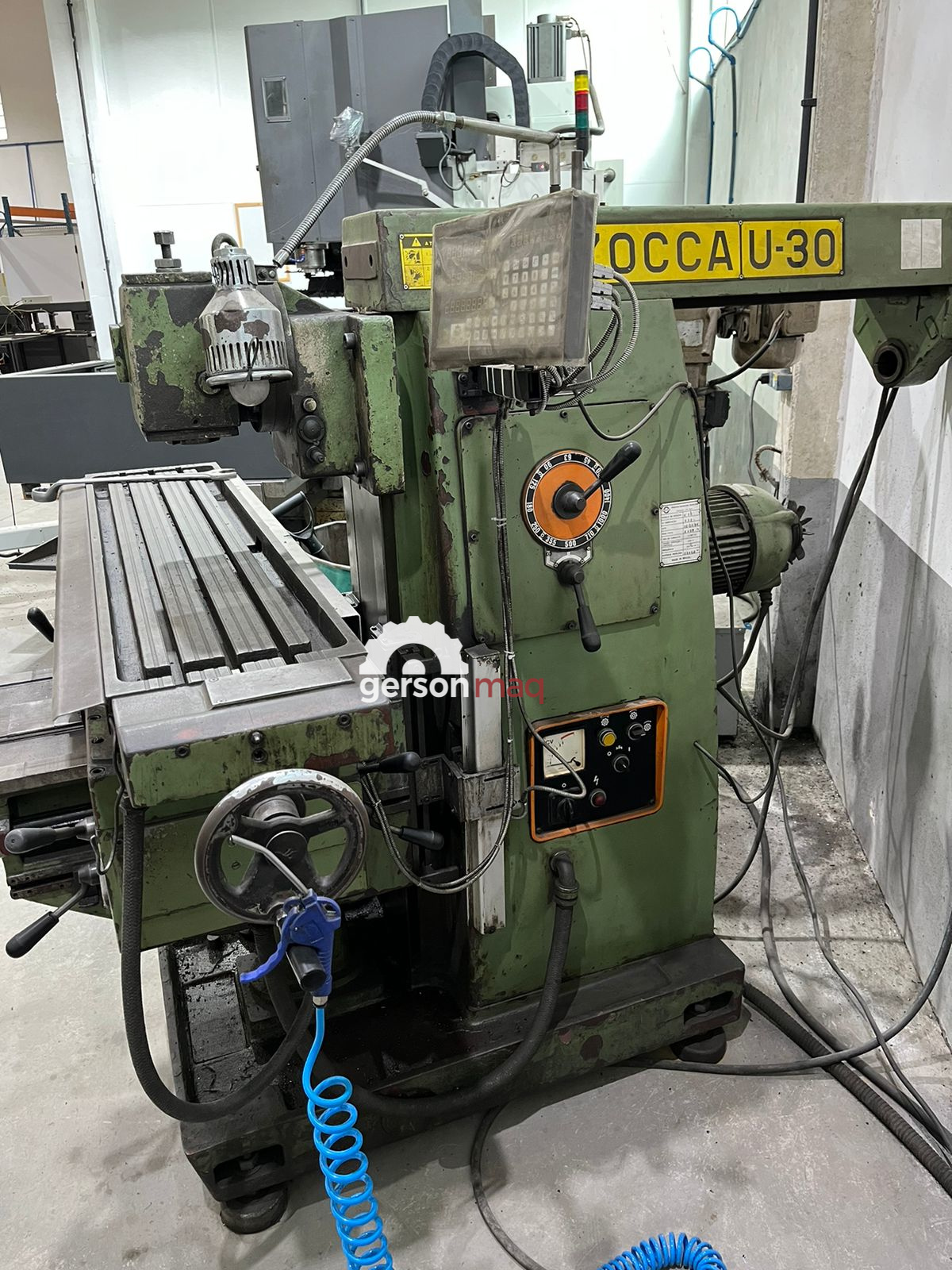 FRESADORA UNIVERSAL ZOCCA U30 COM DIGITAL